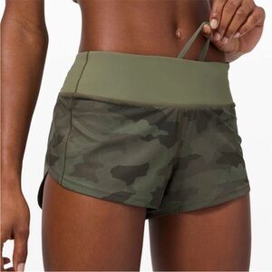 Lululemon Run Speed Shorts Savasana Camo Fatigue Green Sz 10 Athleisure EUC Rare
